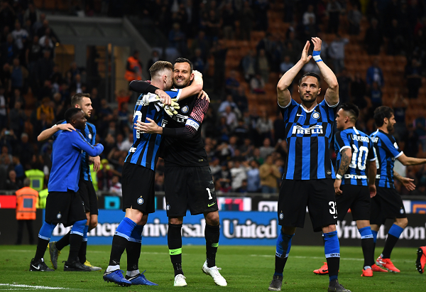 火箭给三旬老将的合同极度慷慨，对本队培养锋线新星却抠抠搜搜？