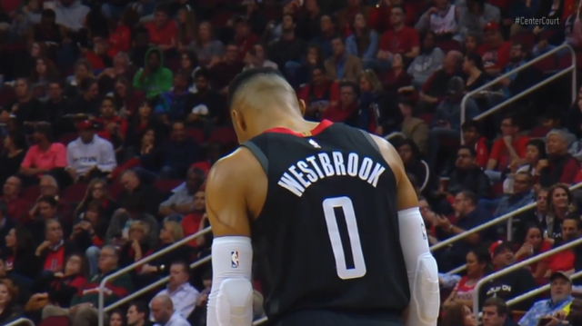 内线老将状态持续低迷，勇士究竟会信任他到何时？