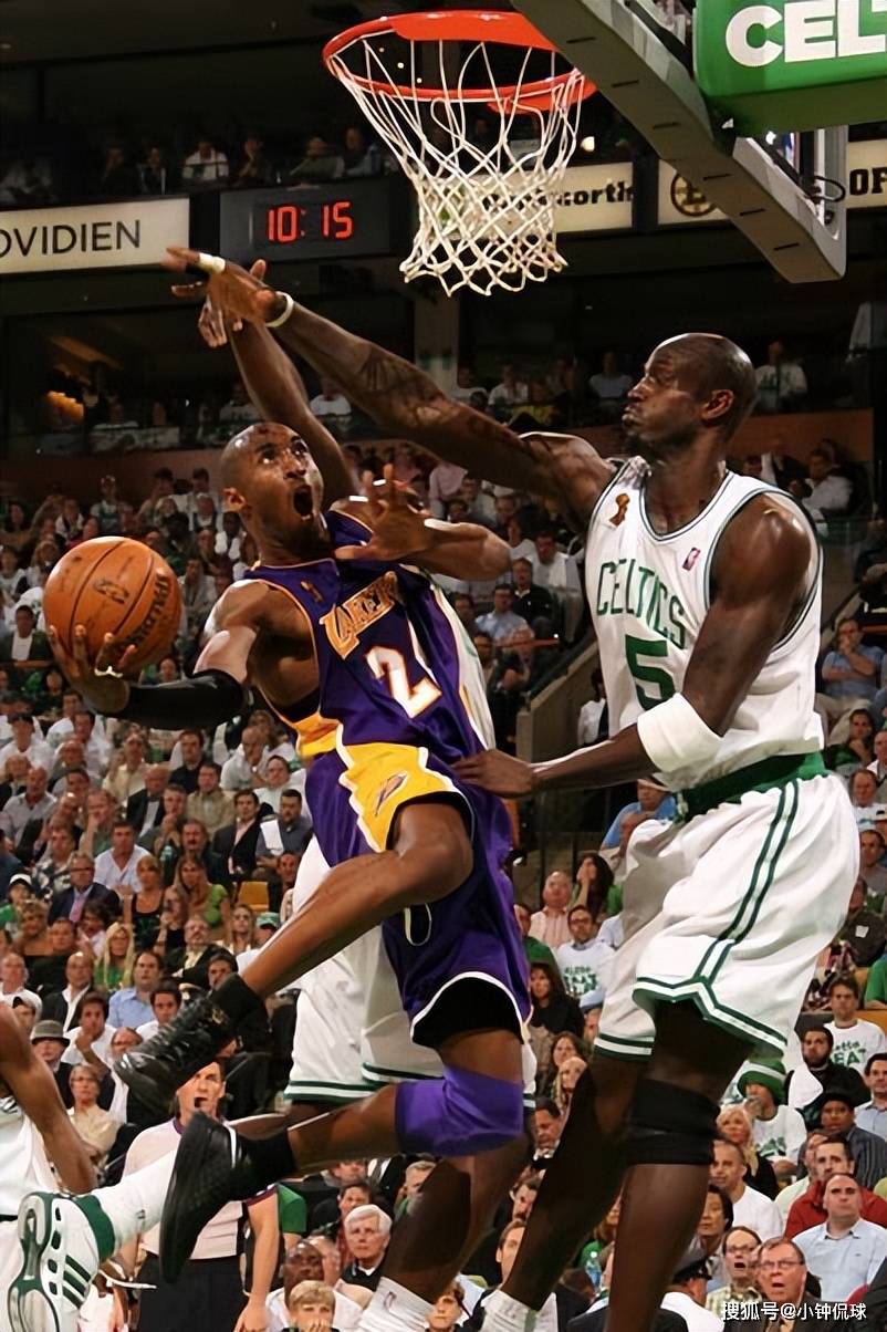 足球欧冠最佳球员票选开启，众星入围