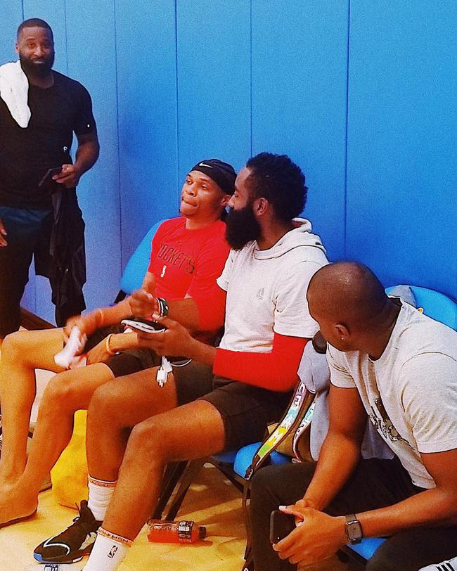 王俊杰不走寻常国手路 亚洲杯上成新星 NCAA直通国家队